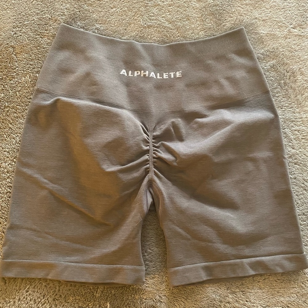 Alphalete amplify shorts 4” SOLD